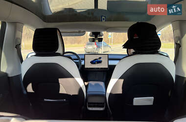 Позашляховик / Кросовер Tesla Model Y 2023 в 