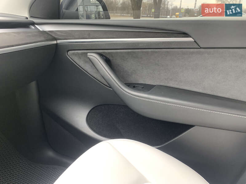 Внедорожник / Кроссовер Tesla Model Y 2022 в Днепре