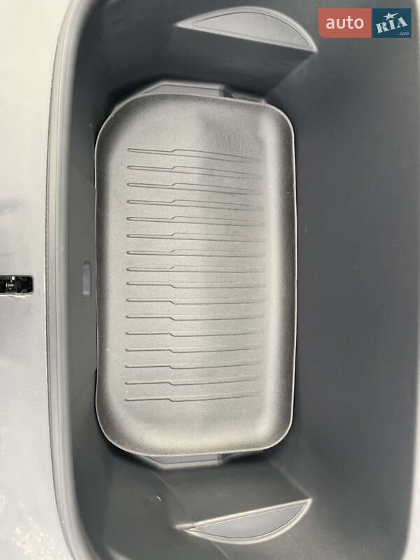 Внедорожник / Кроссовер Tesla Model Y 2022 в Днепре