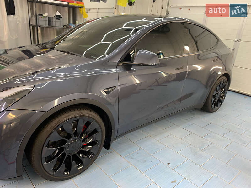 Внедорожник / Кроссовер Tesla Model Y 2022 в Днепре