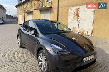 Позашляховик / Кросовер Tesla Model Y 2024 в 