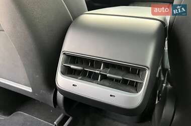 Внедорожник / Кроссовер Tesla Model Y 2022 в 