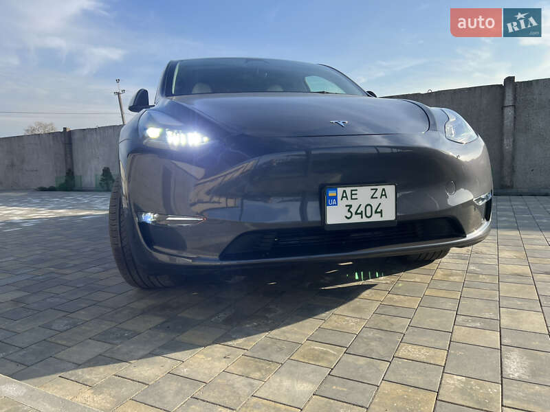 Tesla Model Y 2023