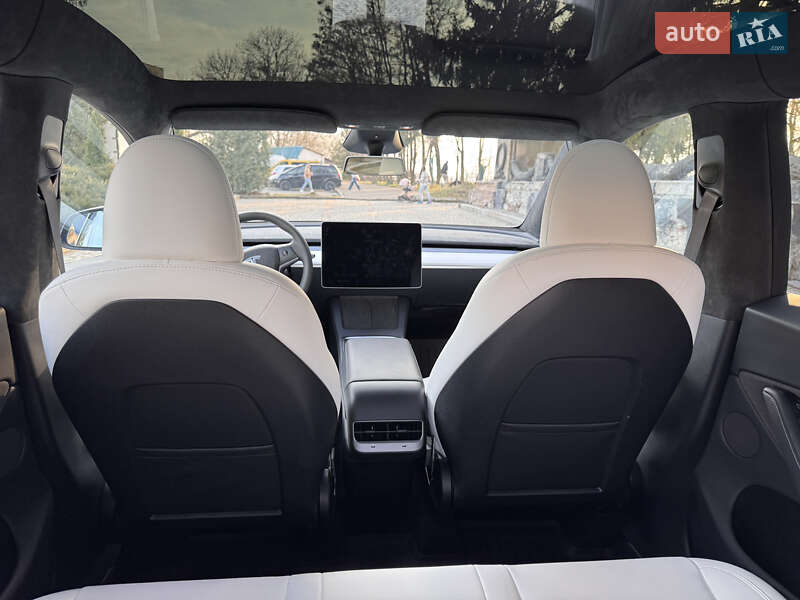 Позашляховик / Кросовер Tesla Model Y 2024 в Львові фото 14 Позашляховик / Кросовер Tesla Model Y 2024 в Львові