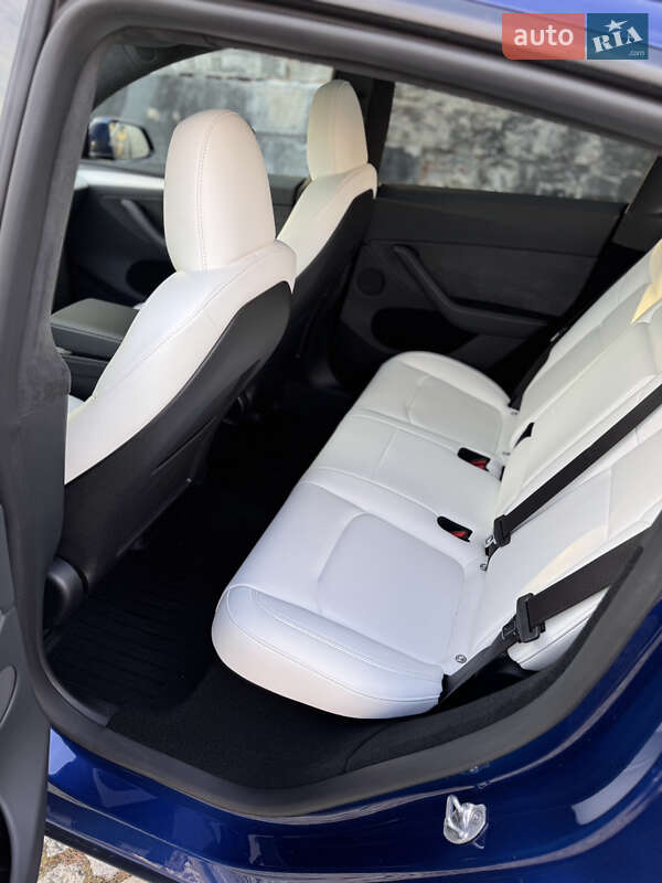 Позашляховик / Кросовер Tesla Model Y 2024 в Львові