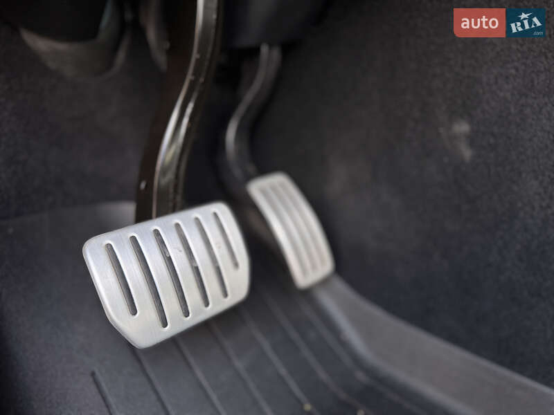 Позашляховик / Кросовер Tesla Model Y 2024 в Львові