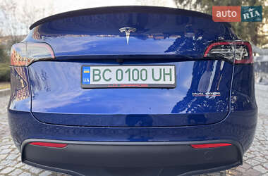 Внедорожник / Кроссовер Tesla Model Y 2024 в 