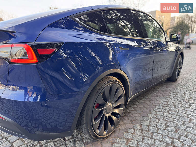 Позашляховик / Кросовер Tesla Model Y 2024 в Львові