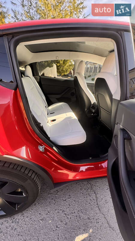 Внедорожник / Кроссовер Tesla Model Y 2022 в Ровно
