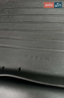 Позашляховик / Кросовер Tesla Model Y 2023 в 