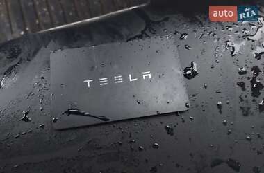 Внедорожник / Кроссовер Tesla Model Y 2023 в 