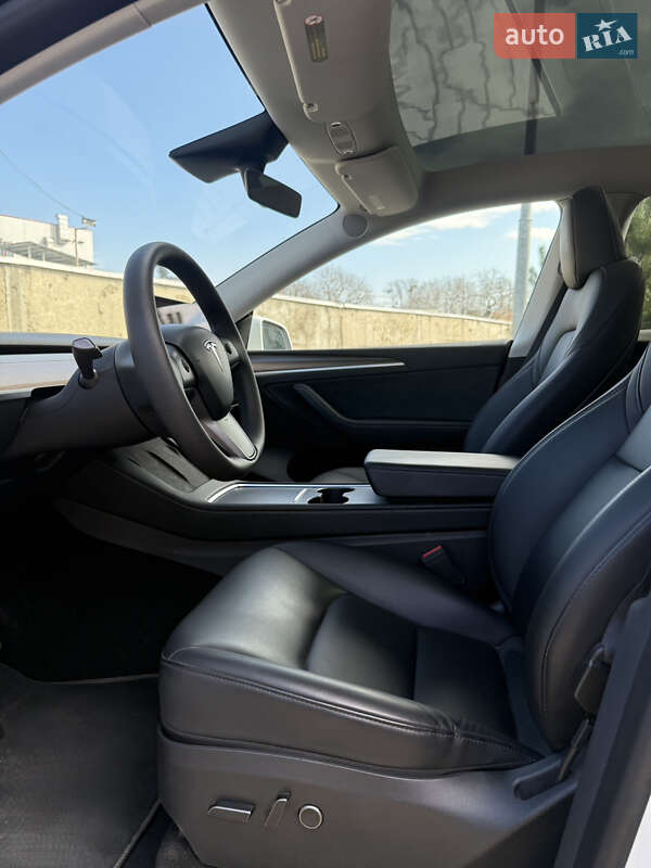 Внедорожник / Кроссовер Tesla Model Y 2023 в Стрые