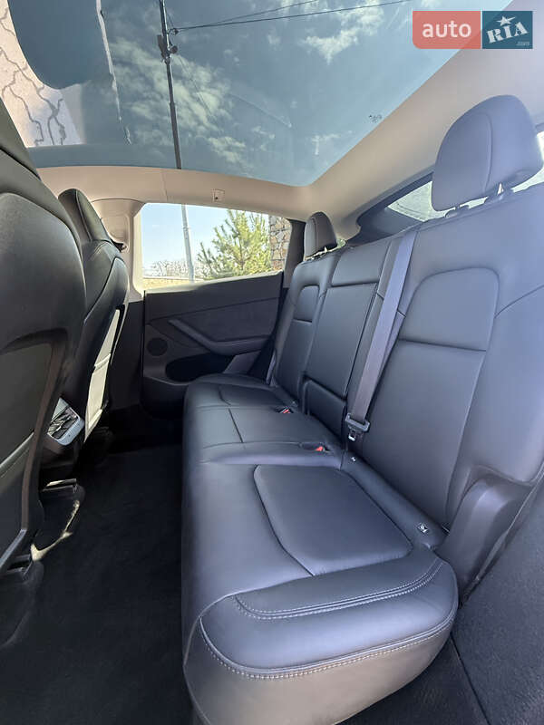 Внедорожник / Кроссовер Tesla Model Y 2023 в Стрые