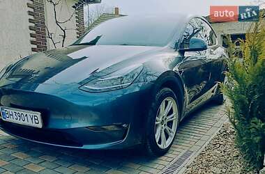 Внедорожник / Кроссовер Tesla Model Y 2021 в 