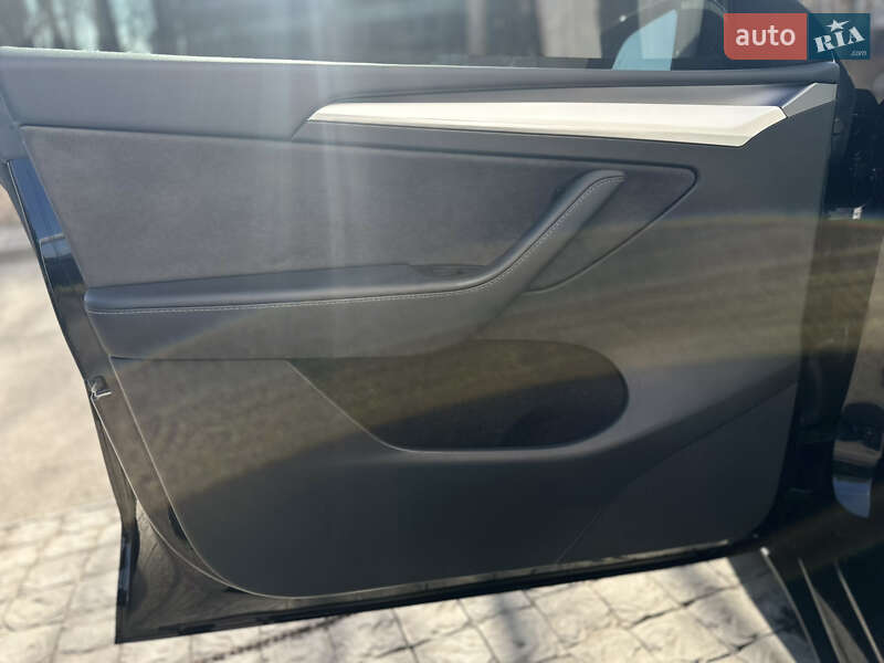 Внедорожник / Кроссовер Tesla Model Y 2022 в Днепре