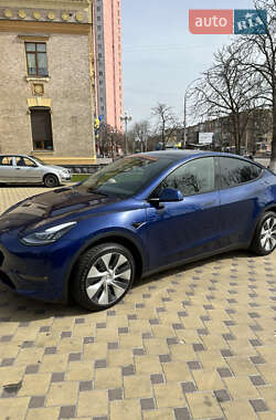 Внедорожник / Кроссовер Tesla Model Y 2021 в 