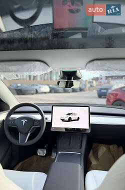 Внедорожник / Кроссовер Tesla Model Y 2024 в 