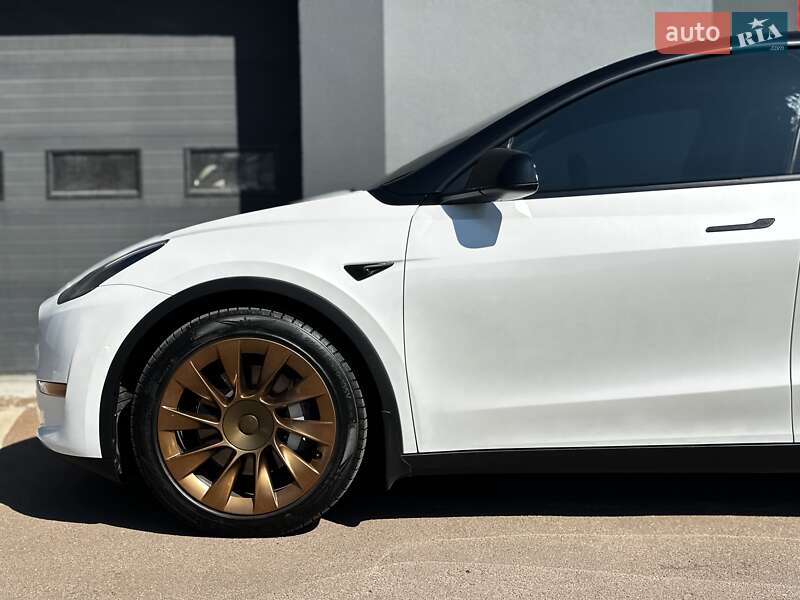 Внедорожник / Кроссовер Tesla Model Y 2022 в Киеве