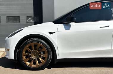 Внедорожник / Кроссовер Tesla Model Y 2023 в 