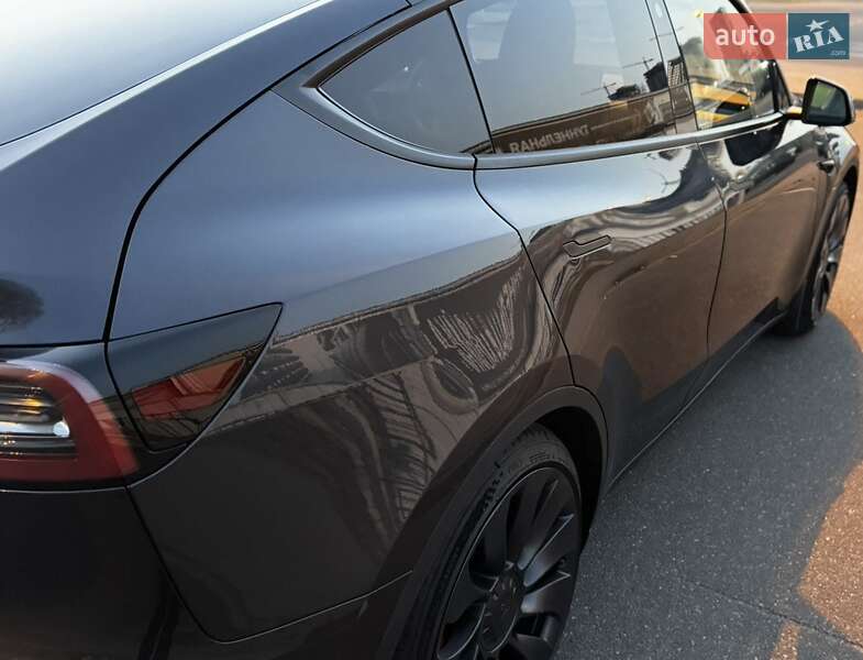Внедорожник / Кроссовер Tesla Model Y 2024 в Киеве