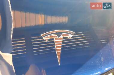 Позашляховик / Кросовер Tesla Model Y 2023 в 