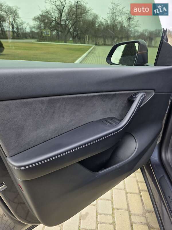 Внедорожник / Кроссовер Tesla Model Y 2022 в Одессе