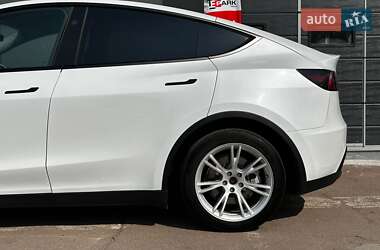 Внедорожник / Кроссовер Tesla Model Y 2024 в 