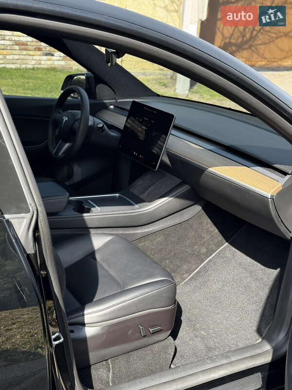 Внедорожник / Кроссовер Tesla Model Y 2021 в Днепре