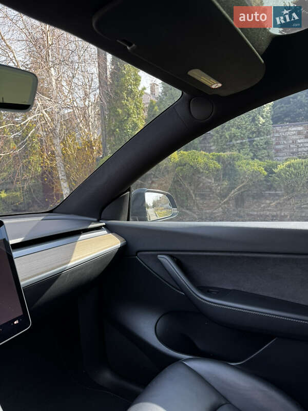 Внедорожник / Кроссовер Tesla Model Y 2021 в Днепре