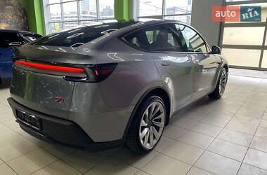 Внедорожник / Кроссовер Tesla Model Y 2025 в 