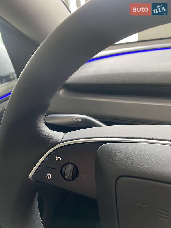 Позашляховик / Кросовер Tesla Model Y 2025 в Києві