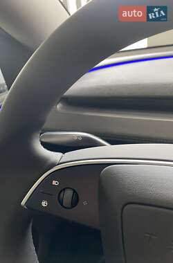 Внедорожник / Кроссовер Tesla Model Y 2025 в 