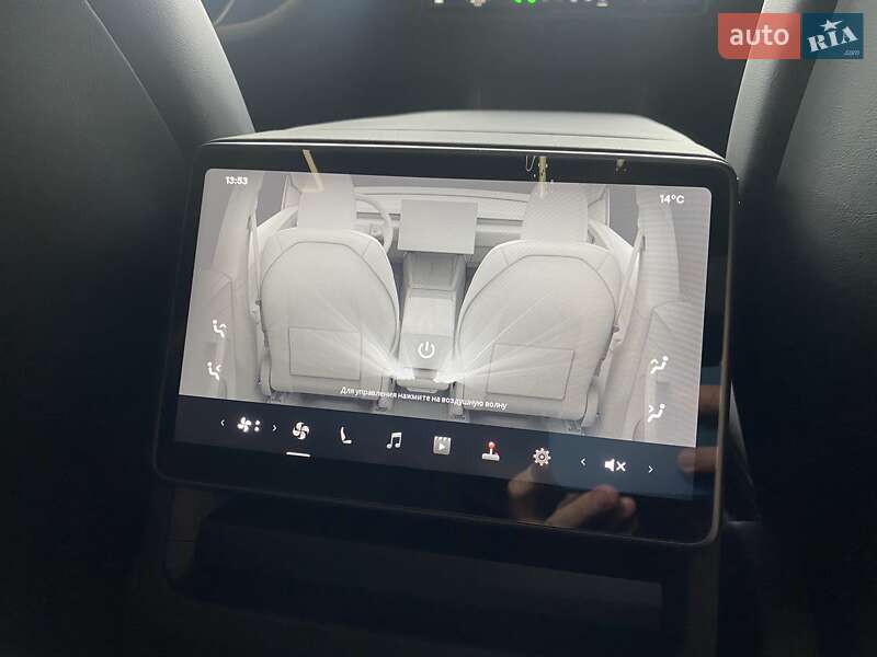 Позашляховик / Кросовер Tesla Model Y 2025 в Києві
