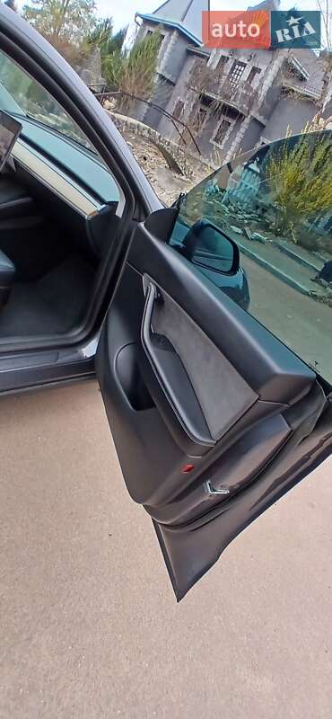 Внедорожник / Кроссовер Tesla Model Y 2022 в Ивано-Франковске