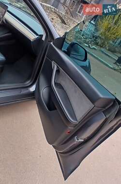 Позашляховик / Кросовер Tesla Model Y 2022 в 
