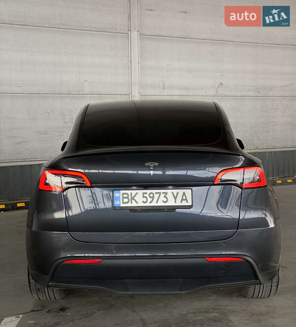 Внедорожник / Кроссовер Tesla Model Y 2022 в Ровно