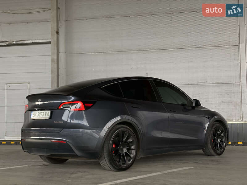 Внедорожник / Кроссовер Tesla Model Y 2022 в Ровно