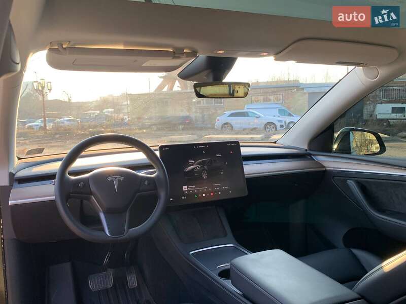 Внедорожник / Кроссовер Tesla Model Y 2023 в Львове
