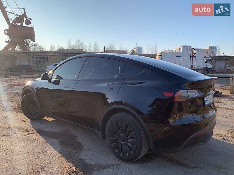 Внедорожник / Кроссовер Tesla Model Y 2023 в Львове