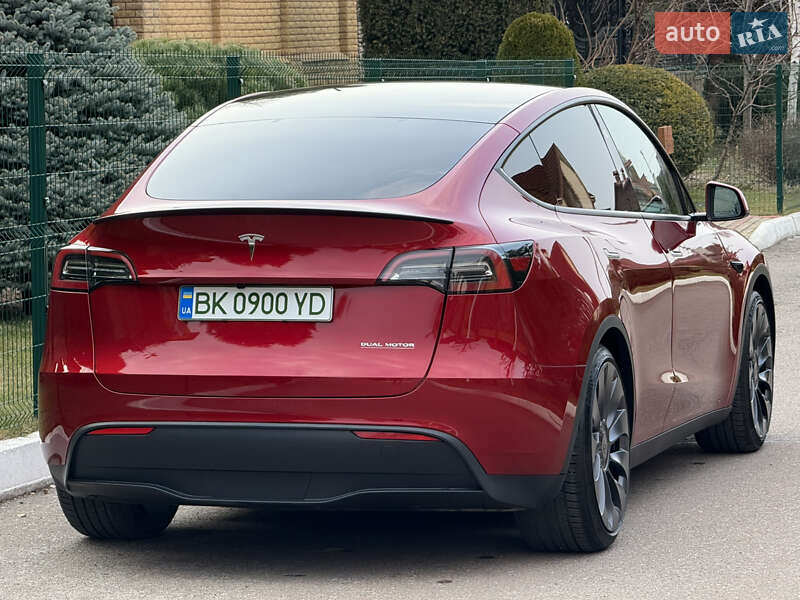 Внедорожник / Кроссовер Tesla Model Y 2024 в Ровно