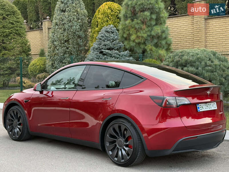 Внедорожник / Кроссовер Tesla Model Y 2024 в Ровно