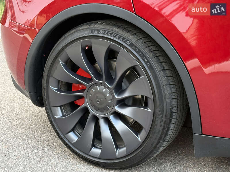 Внедорожник / Кроссовер Tesla Model Y 2024 в Ровно