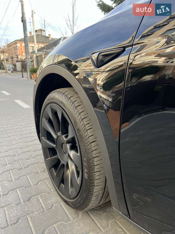 Позашляховик / Кросовер Tesla Model Y 2023 в Києві