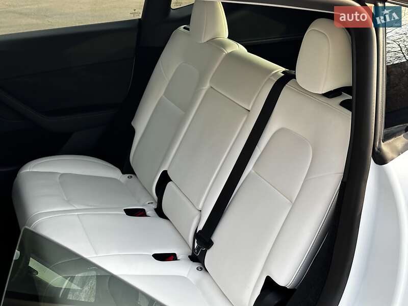 Позашляховик / Кросовер Tesla Model Y 2022 в Києві