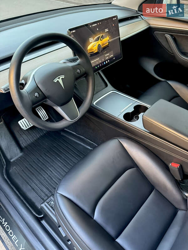 Позашляховик / Кросовер Tesla Model Y 2023 в Києві