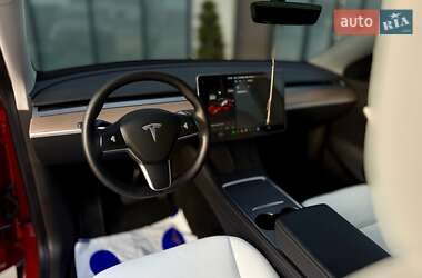 Позашляховик / Кросовер Tesla Model Y 2021 в 