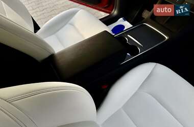 Позашляховик / Кросовер Tesla Model Y 2021 в 
