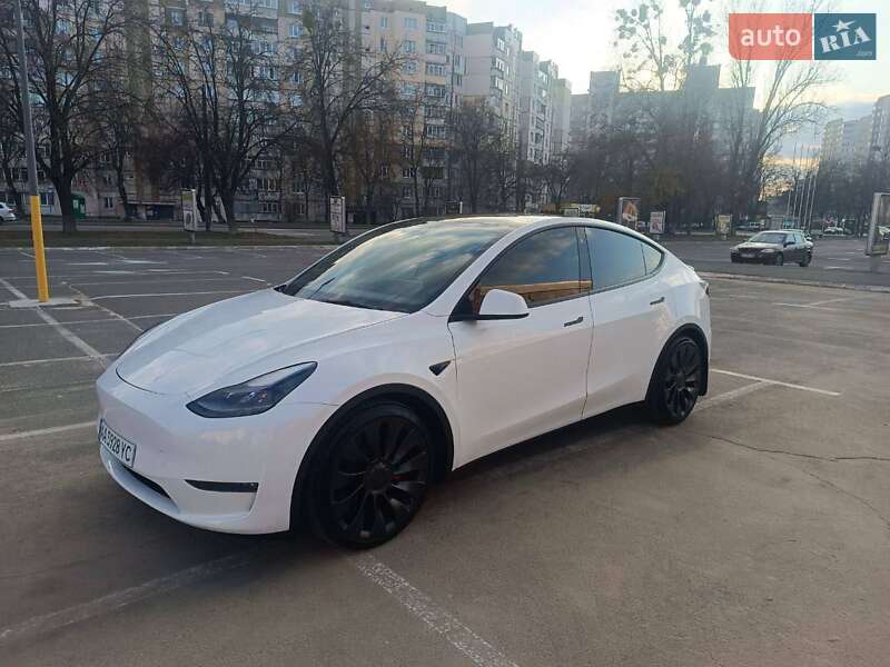 Tesla Model Y 2022