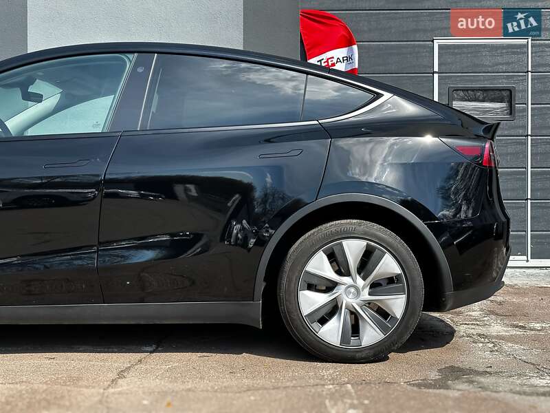 Внедорожник / Кроссовер Tesla Model Y 2023 в Киеве
