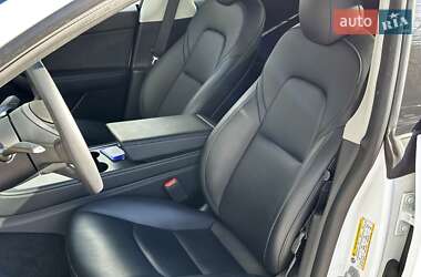 Позашляховик / Кросовер Tesla Model Y 2022 в 